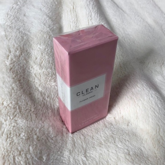 Clean Flower Fresh Fragrance - Picture 3 of 3